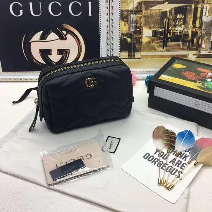 Women Gucci bags with a zip - around closure for securityGucci Bags