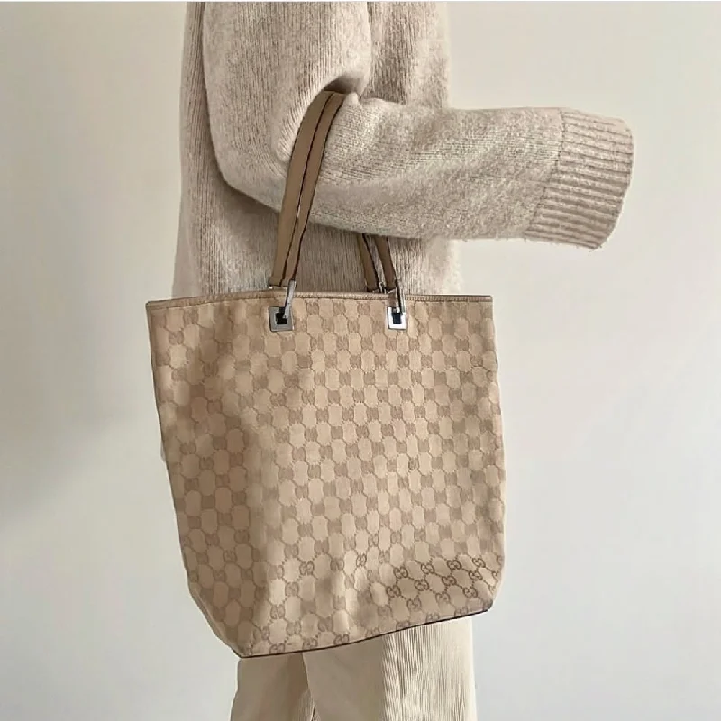 Gucci handbags for women with a patent - leather finishGucci Beige Jacquard Tote