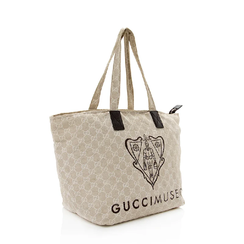 Ladies Gucci shoulder bags with a magnetic - closure flapGucci Canvas Museo Tote (16209)