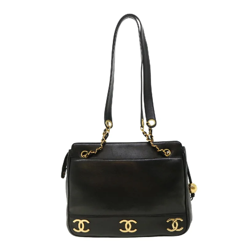 Chanel bags for a polished and professional appearanceCHANEL Chain Shoulder Bag Lamb Skin Black CC Auth 32454A