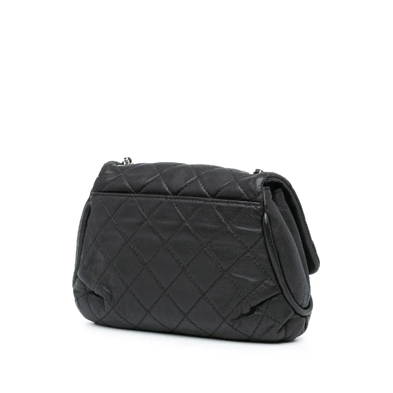 Chanel bags with exclusive seasonal releasesChanel Quilted Calfskin Curvy Flap (7XhJvX)