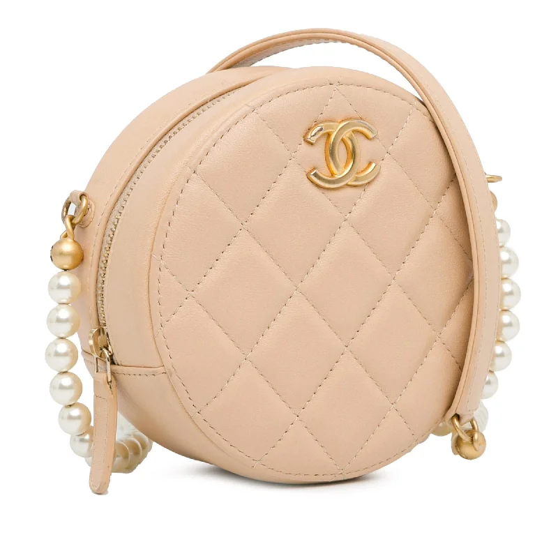 Chanel bags for women with a taste for high fashionChanel Quilted Calfskin Pearl Round Clutch With Chain (4RAziC)