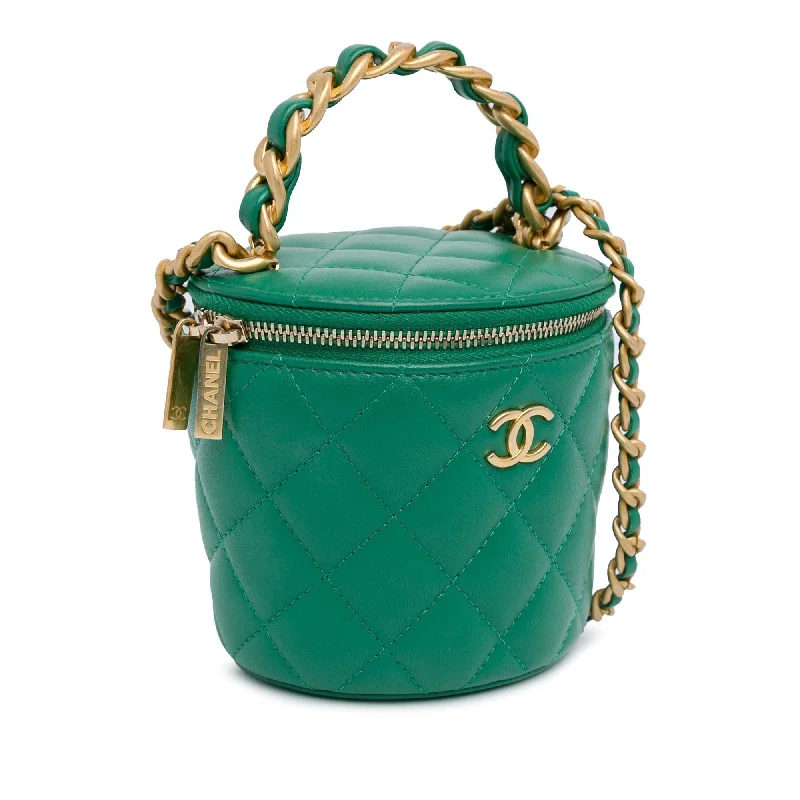 Chanel bags with iconic gold chainsChanel Quilted Lambskin Afternoon Tea Vanity Case with Chain (L7I6zs)