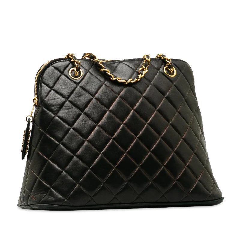 Chanel Vintage Inspired Handbag for Retro LoversChanel Quilted Lambskin Dome Shoulder Bag (BDgoe5)