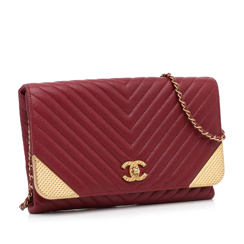 Chanel Lightweight Handbag for Daily ErrandsChanel Rock Corner Chevron Flap Bag (xAzd8d)