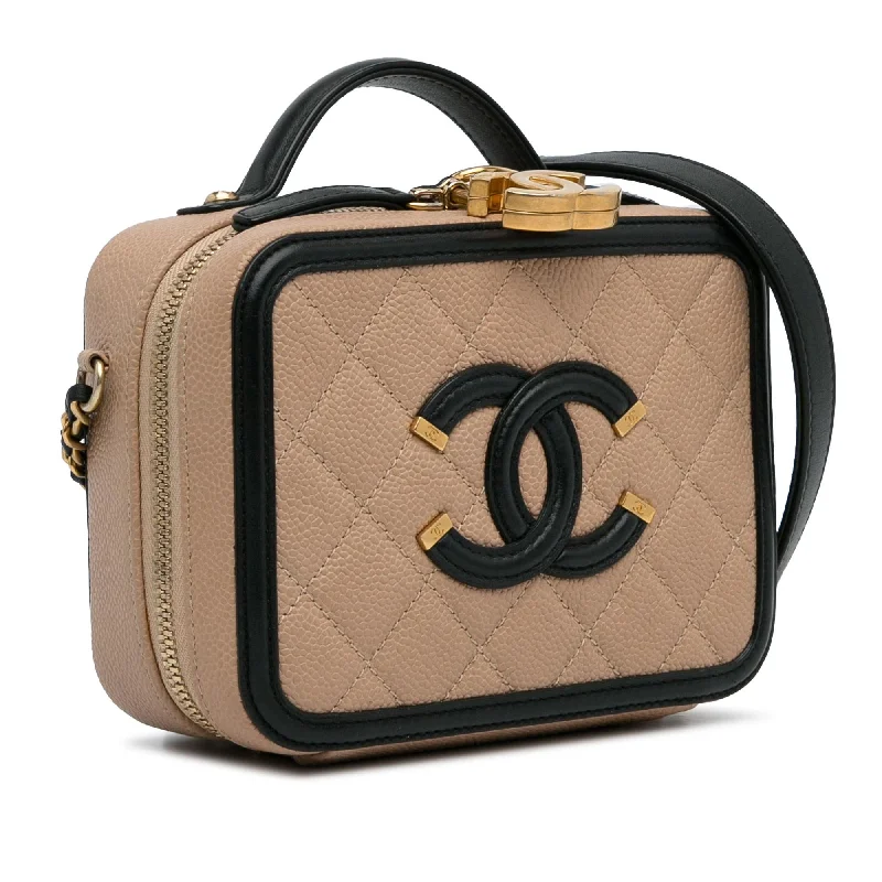 Chanel bags with exclusive seasonal designs and materialsChanel Small Caviar CC Filigree Vanity Case (c7hubE)