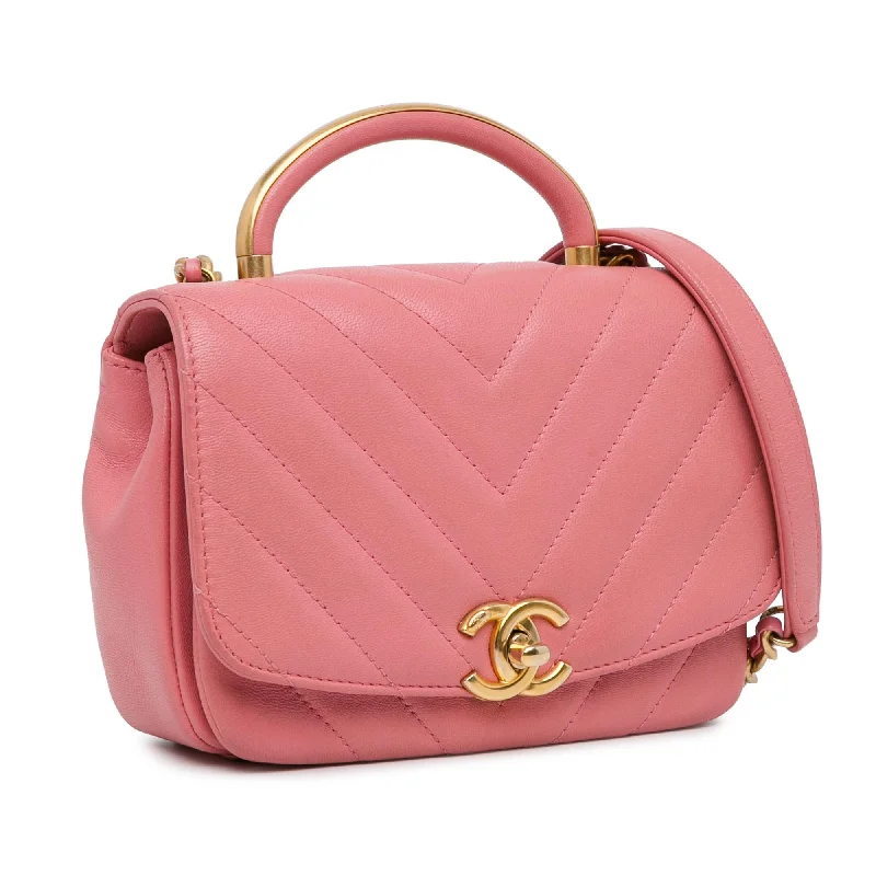 Chanel bags with iconic gold chainsChanel Small Chevron Lambskin Reversed Round Flap (tiKa51)