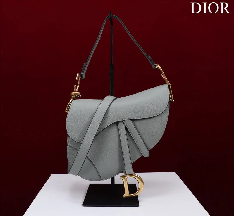 Luxury Christian Dior crossbody bags with a chain - link strapDior Bag