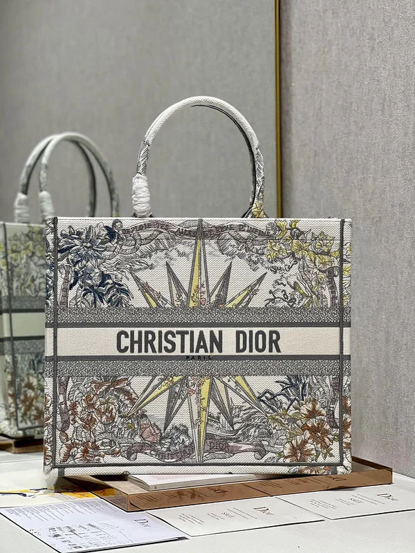 Christian Dior bags with a quilted pattern and gold - toned hardwareDior Bag