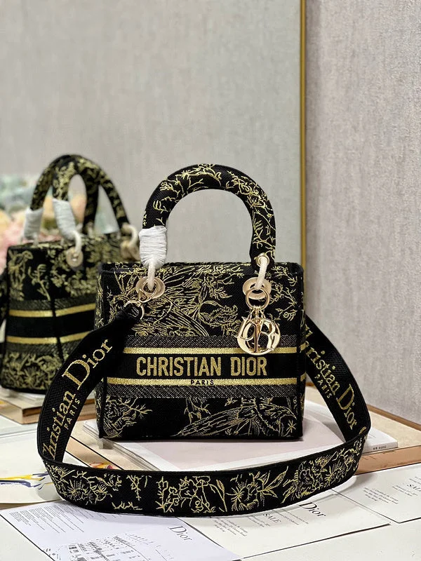 Christian Dior bags with a detachable coin purse insideDior Bag