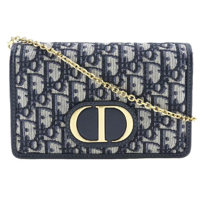 Christian Dior bags with a quilted pattern and gold - toned hardwareDior 30 Montaigne Shoulder Bag