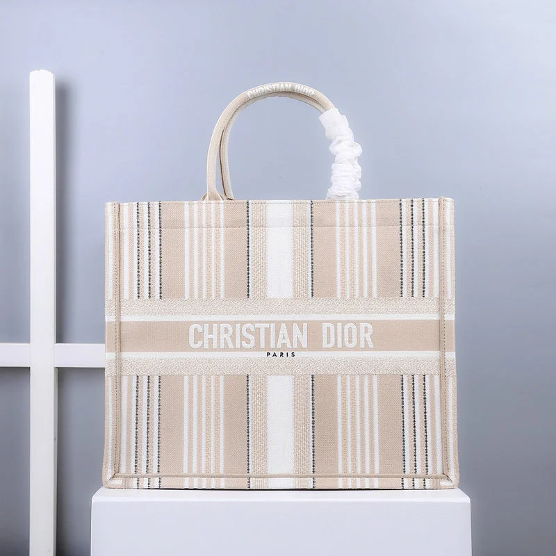 Luxury Christian Dior crossbody bags with a chain - link strapDior Bags -The Arid Bag Shop Bags - 353