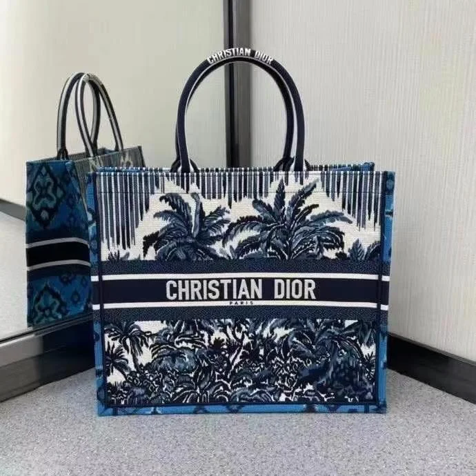 Christian Dior bags with a quilted pattern and gold - toned hardwareDior Bags -The Arid Bag Shop Bags - 414