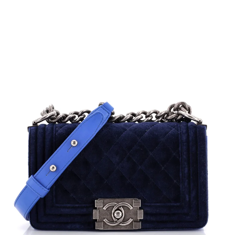 Stylish Christian Dior shoulder bags with a tassel - adorned zipperBoy Flap Bag Quilted Velvet Small